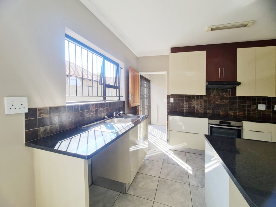 To Let 3 Bedroom Property for Rent in Melodie North West